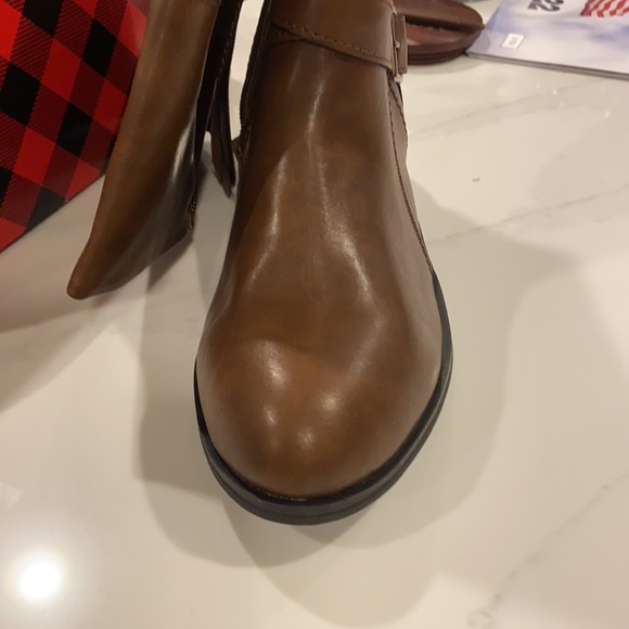 *NEW* ARIZONA BROWN TALL BOOTS - Picture 3 of 5